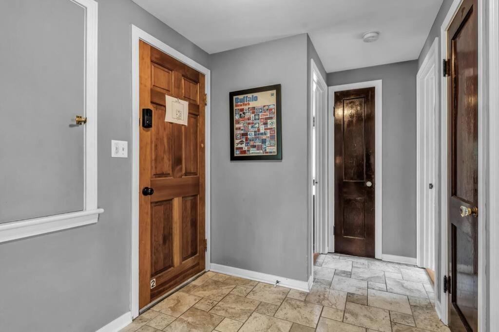 Gorgeous 2 Queen Bedroom Apartment In North Buffalo With 70 Inch Tv 外观 照片