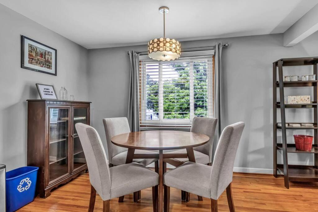 Gorgeous 2 Queen Bedroom Apartment In North Buffalo With 70 Inch Tv 外观 照片